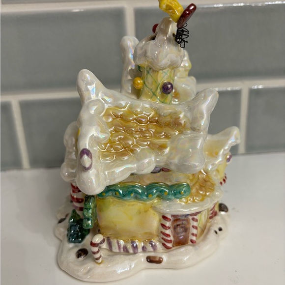 Blue sky Christmas Santa house candle holder - Picture 8 of 12
